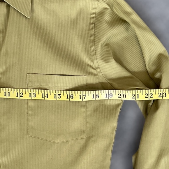 EUC Arrow Olive Green, Long Sleeve, Fitted, Wrinkle-Free Dress Shirt, Small - Picture 7 of 9